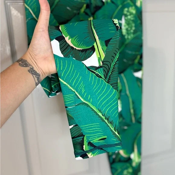 Dorothy Draper | Brazilliance |Green Leafy Legging | Medium - Picture 5 of 6